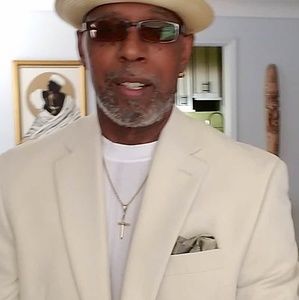 Meet your Posher, Kenneth